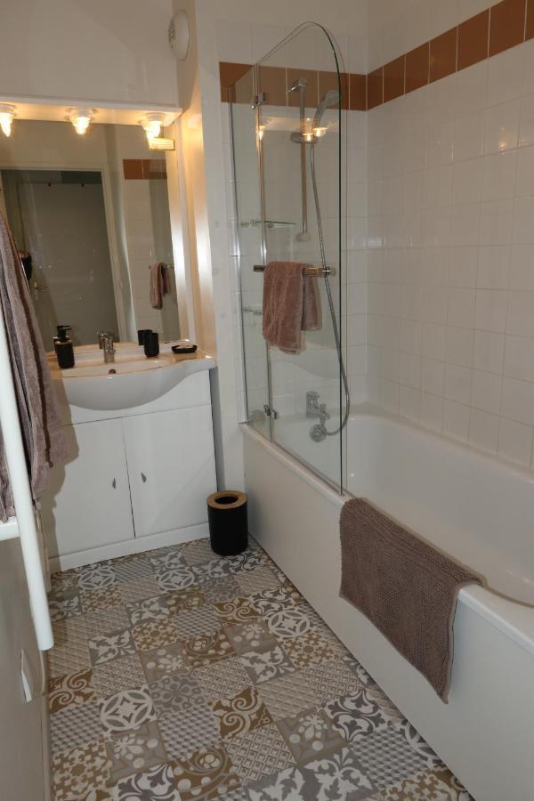 Charmant 2 Pieces Proche D Honfleur, Piscine En Saison, Parking Gratuit, Wifi Equemauville Exterior photo